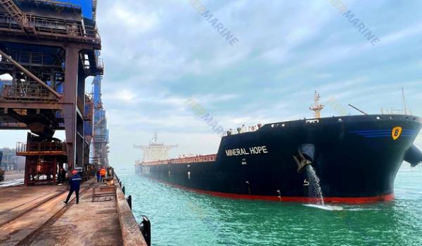 Ship-Berthing-to-Dock